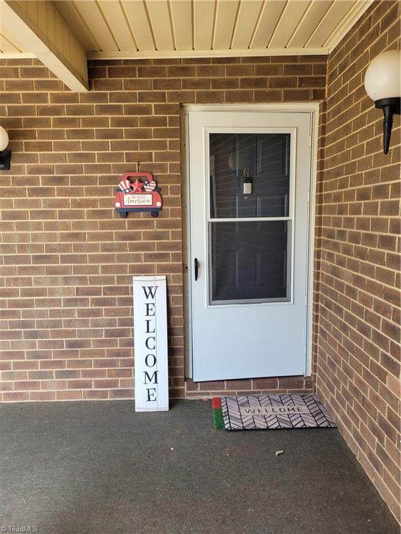 310 Windsor Manor Way - Photo 1
