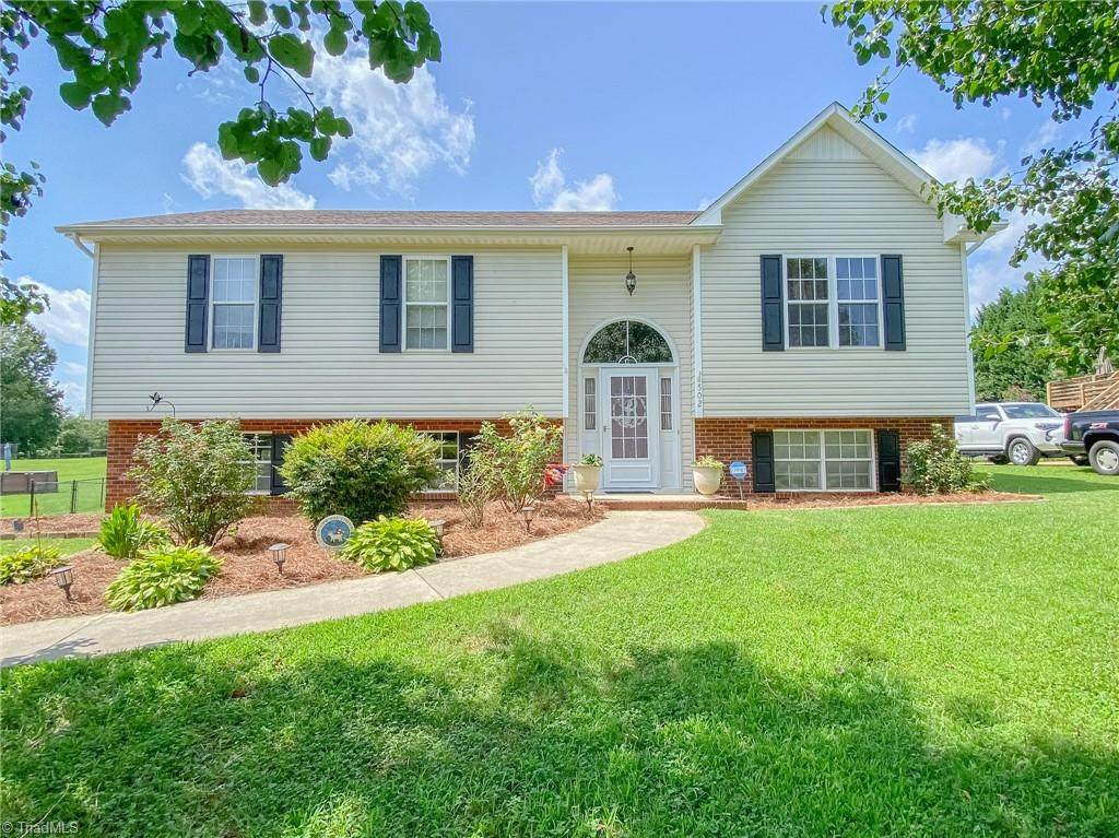 502 Twin Valley Drive - Photo 1