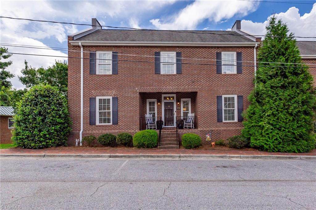 105 Gannaway Street - Photo 1