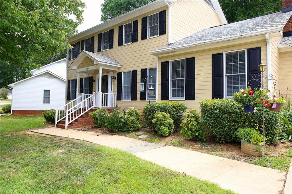 1119 Mapleview Court - Photo 1