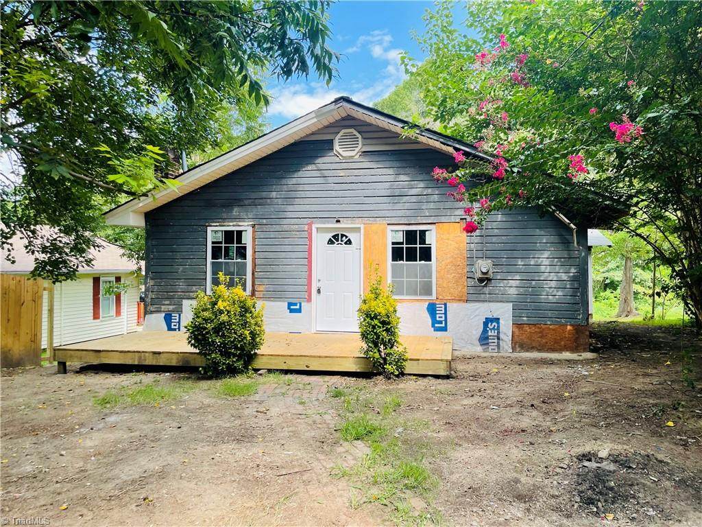 324 Memorial Park Drive - Photo 1