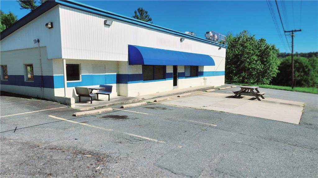 7063 Siloam Road - Photo 1