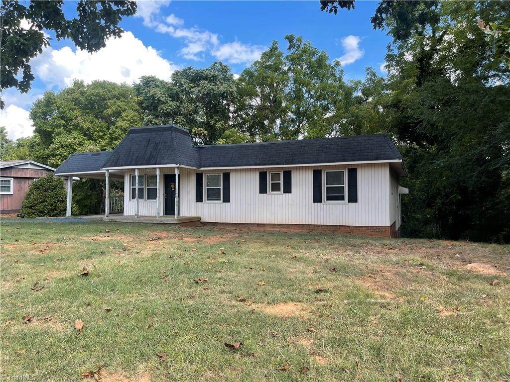 1649 Timberlane - Photo 1