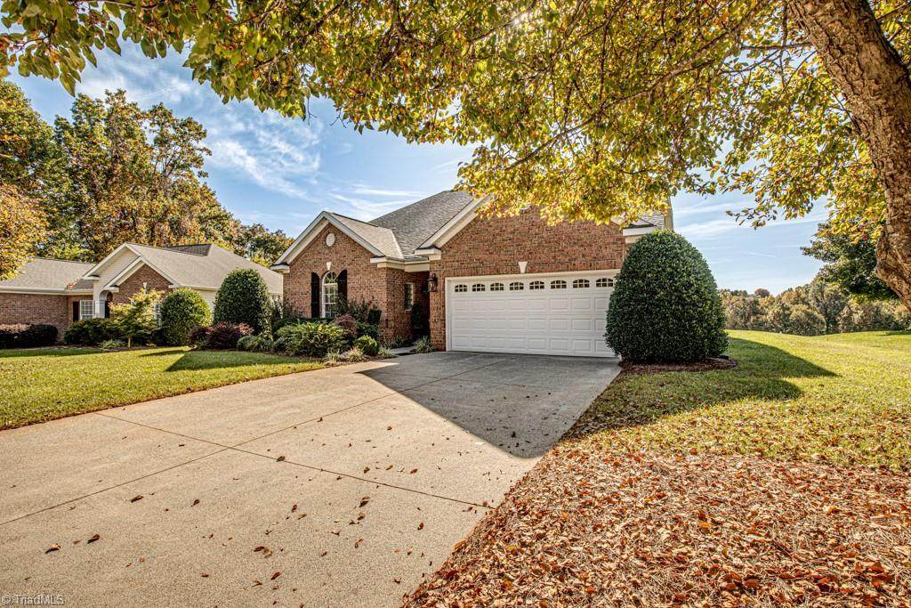 140 Niblick Court - Photo 1