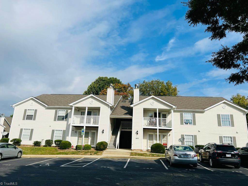 802 Folly Court - Photo 1