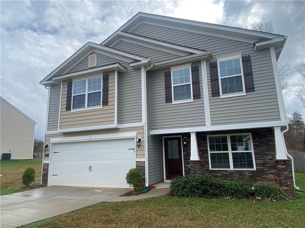 207 Sawyer Lane - Photo 1