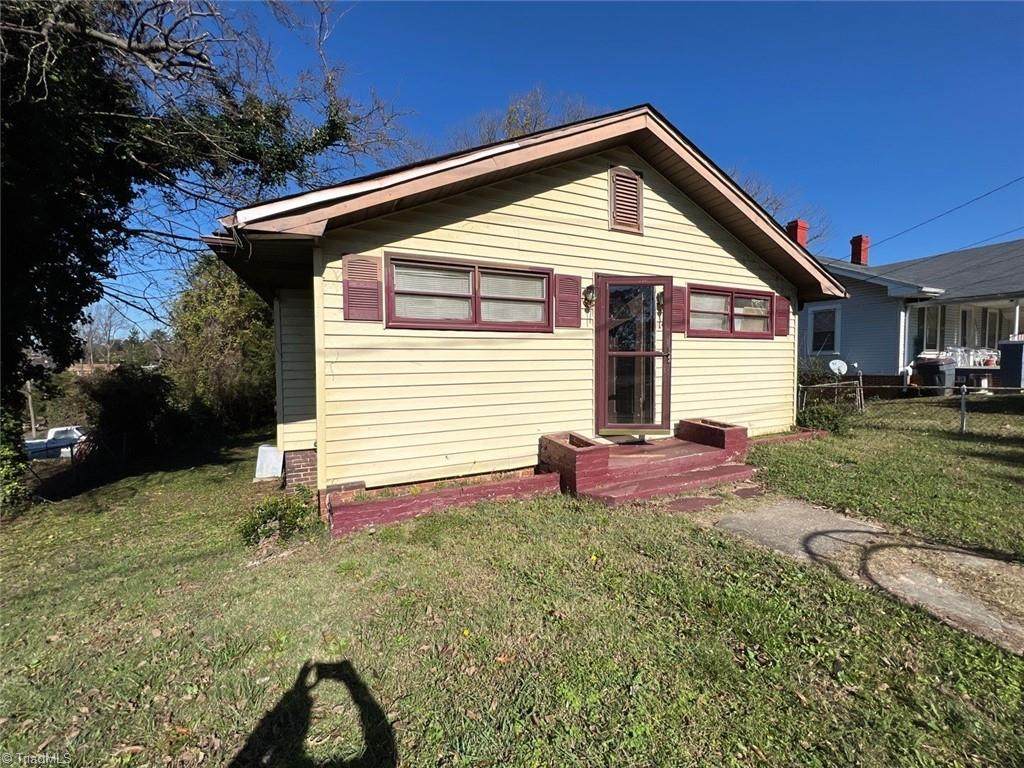 1010 Lindsey Street - Photo 1