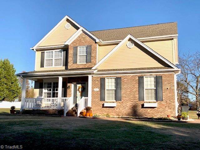 2521 Abbott Oaks Drive - Photo 1