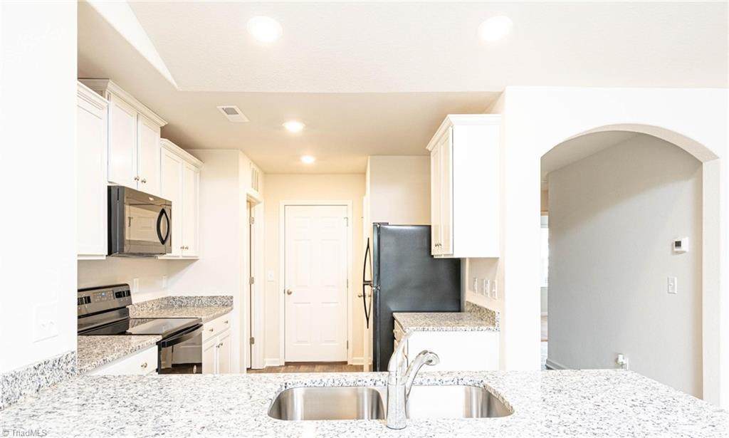 3904 Muddy Creek Drive - Photo 1