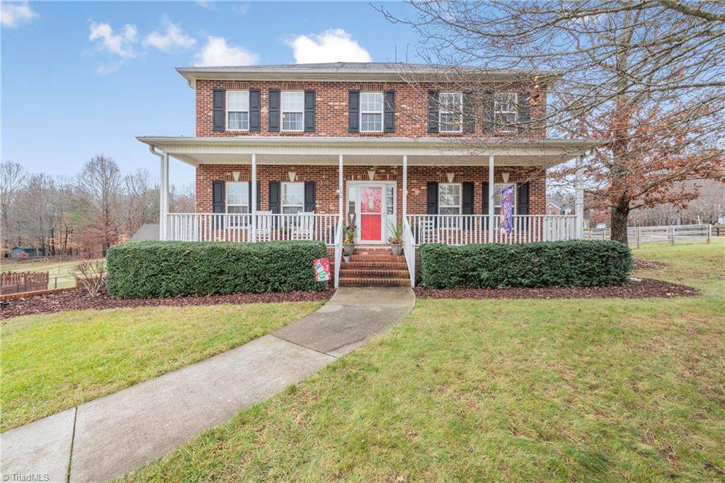 186 Longwood Drive - Photo 1