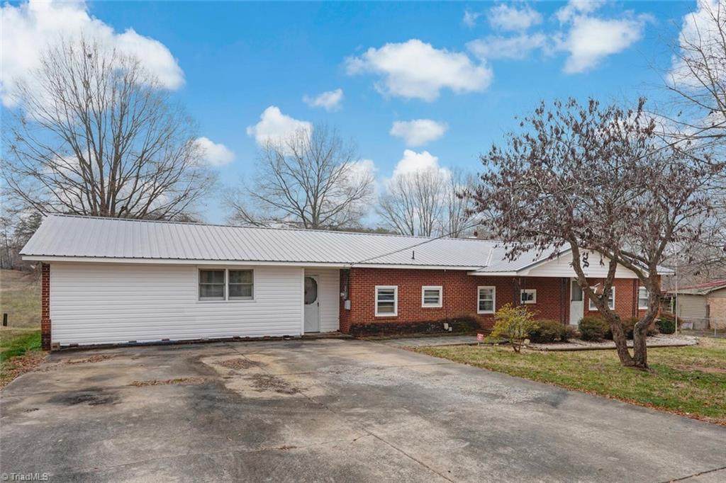 456 Merriman Street - Photo 1
