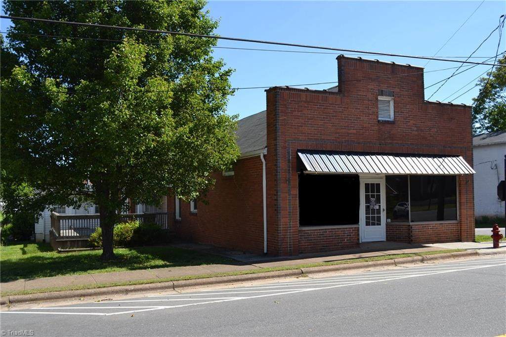 400 Main Street - Photo 1
