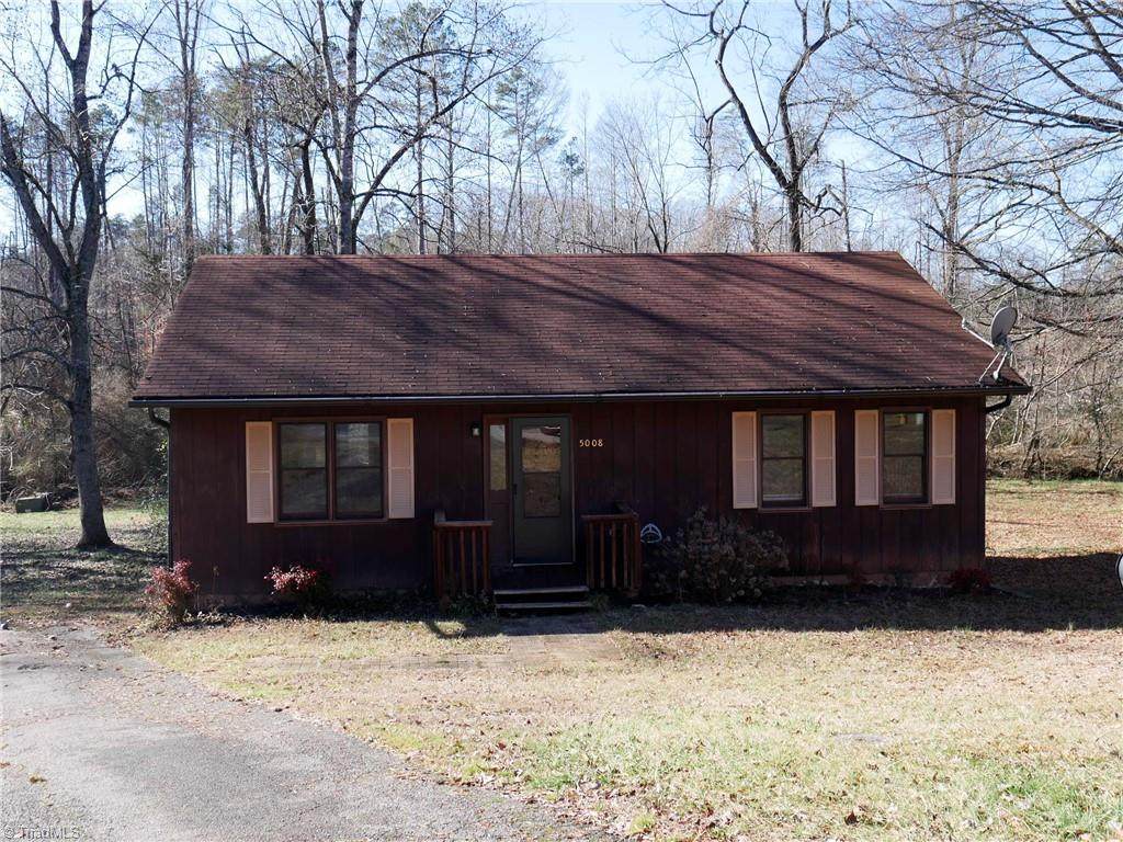 5008 Pinewood Court - Photo 1