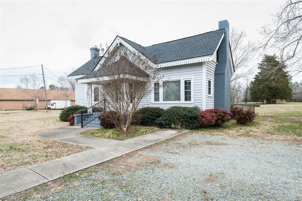 360 Trollingwood Road - Photo 1