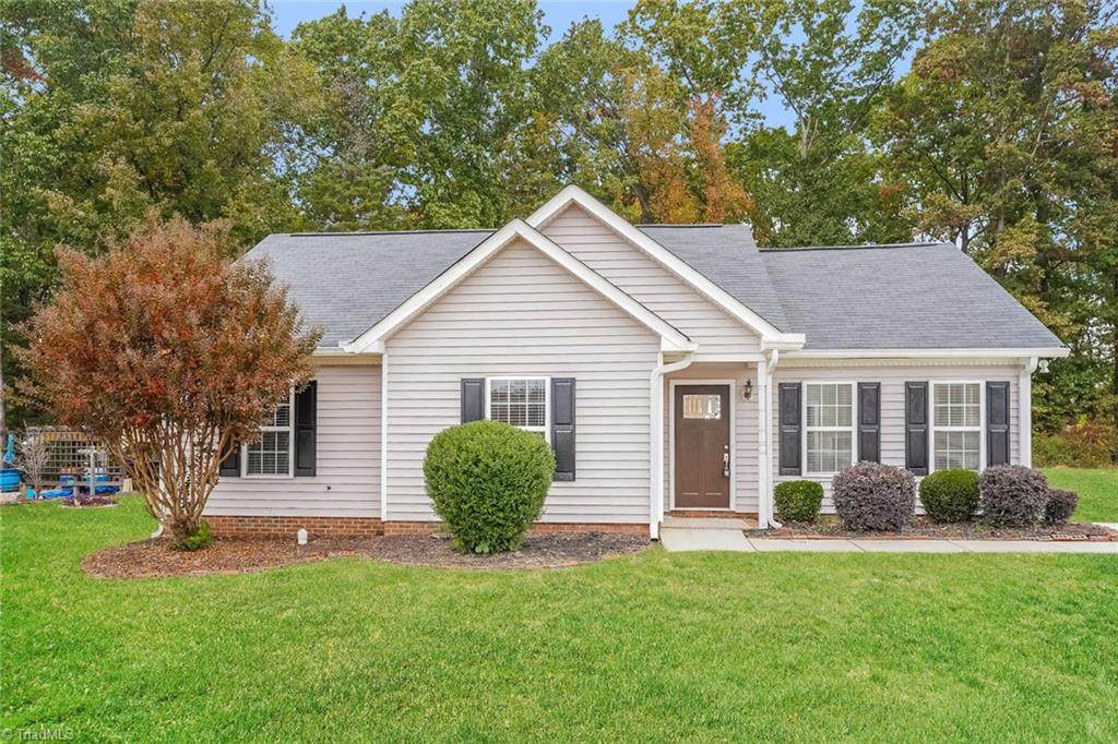5009 Windsong Way - Photo 1