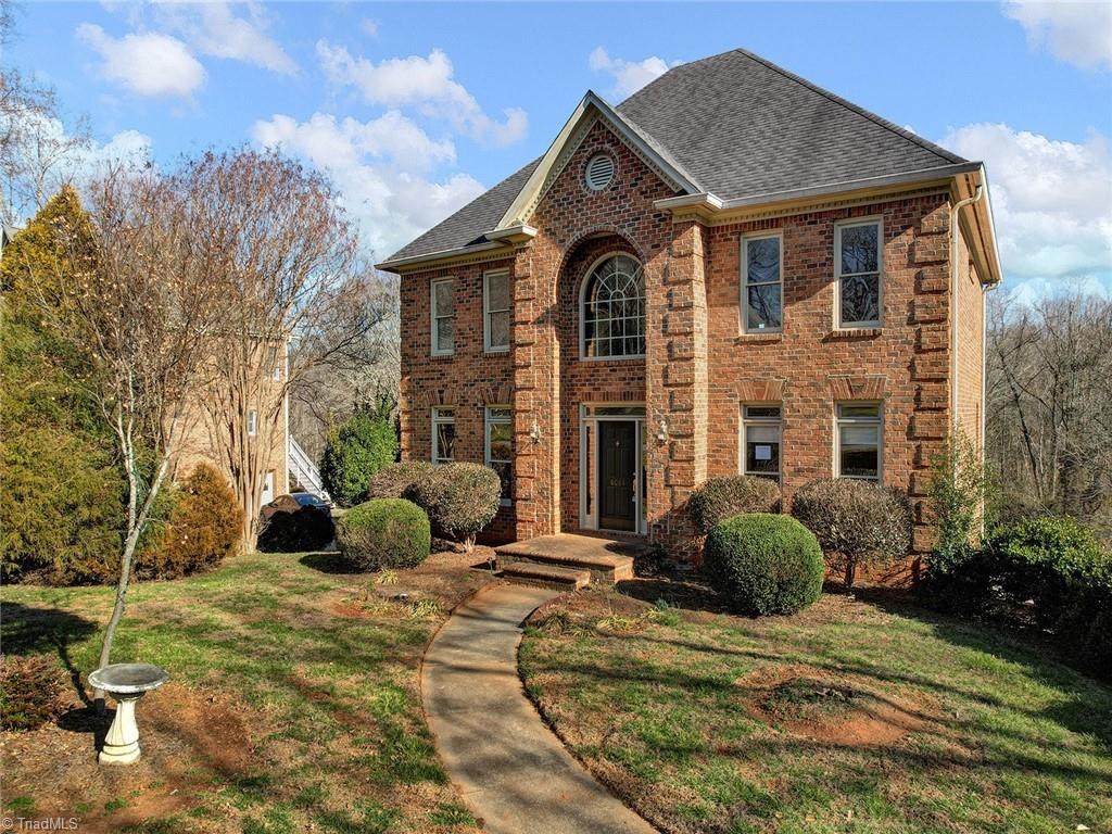 8084 Glengarriff Road - Photo 1