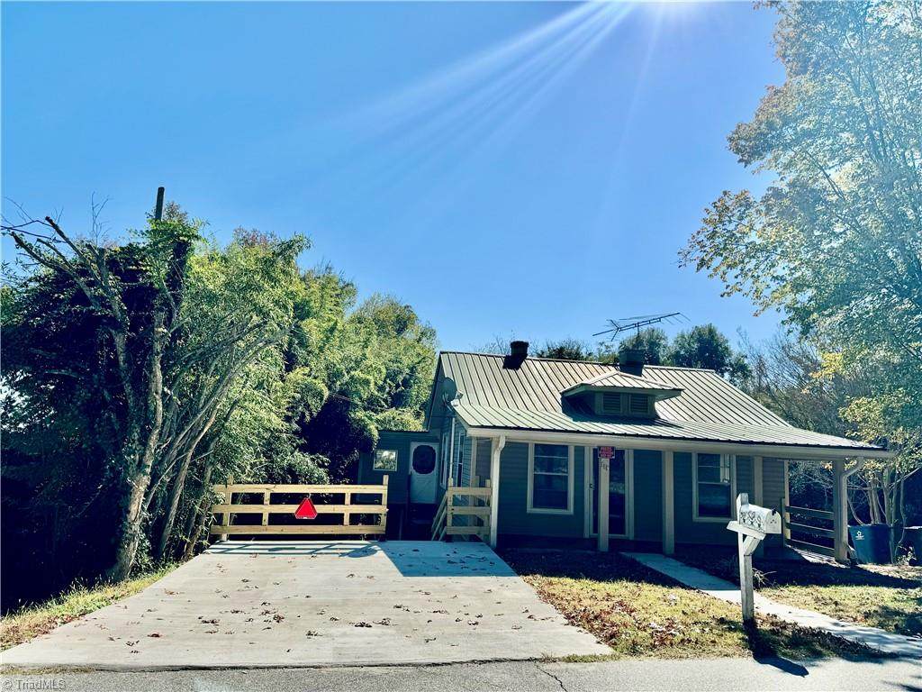 119 Plummer Drive - Photo 1