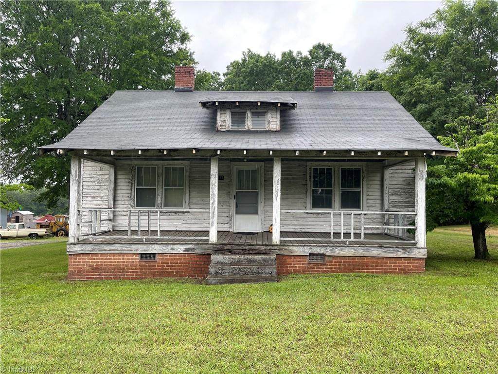 2572 Stratford Road - Photo 1