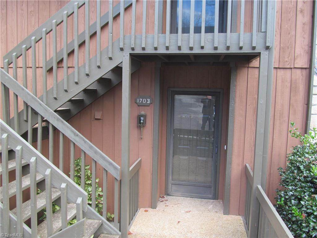 1703 Aspen Way - Photo 1