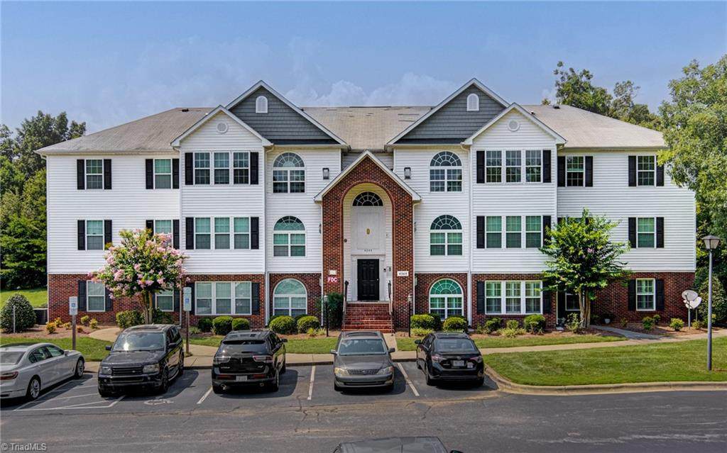 4345 Cedarcroft Court - Photo 1