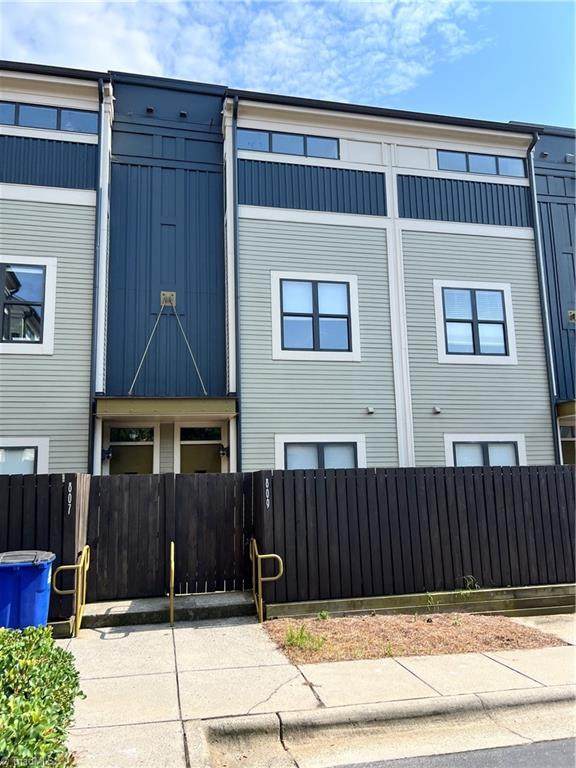 809 Holly Avenue - Photo 1