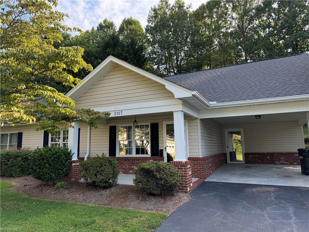2107 Heatherstone Lane - Photo 1