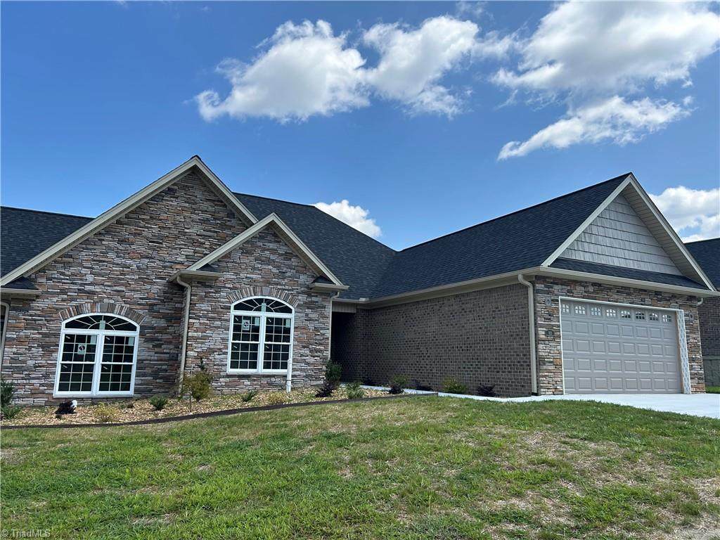 103 Cobblestone Court - Photo 1