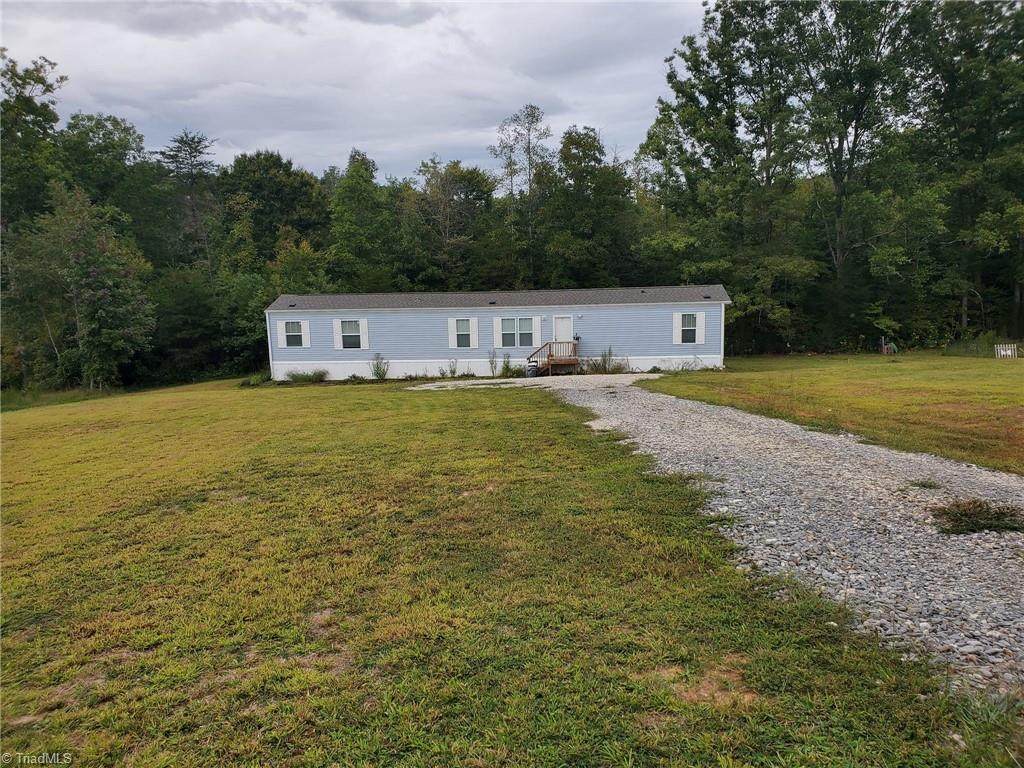849 Grassy Creek Road - Photo 1