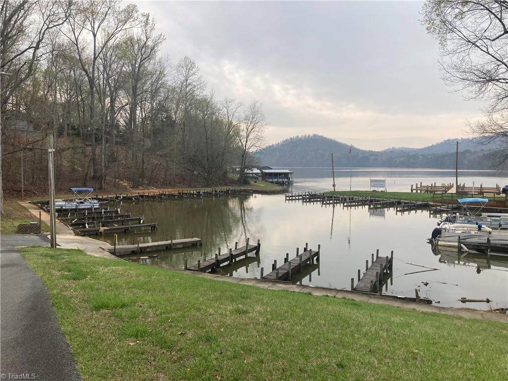 217 Pinecrest Circle - Photo 1