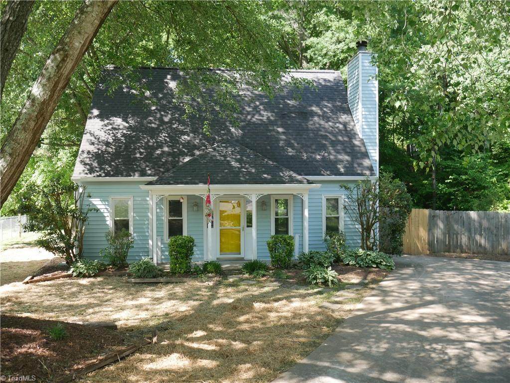 712 Mclean Avenue - Photo 1