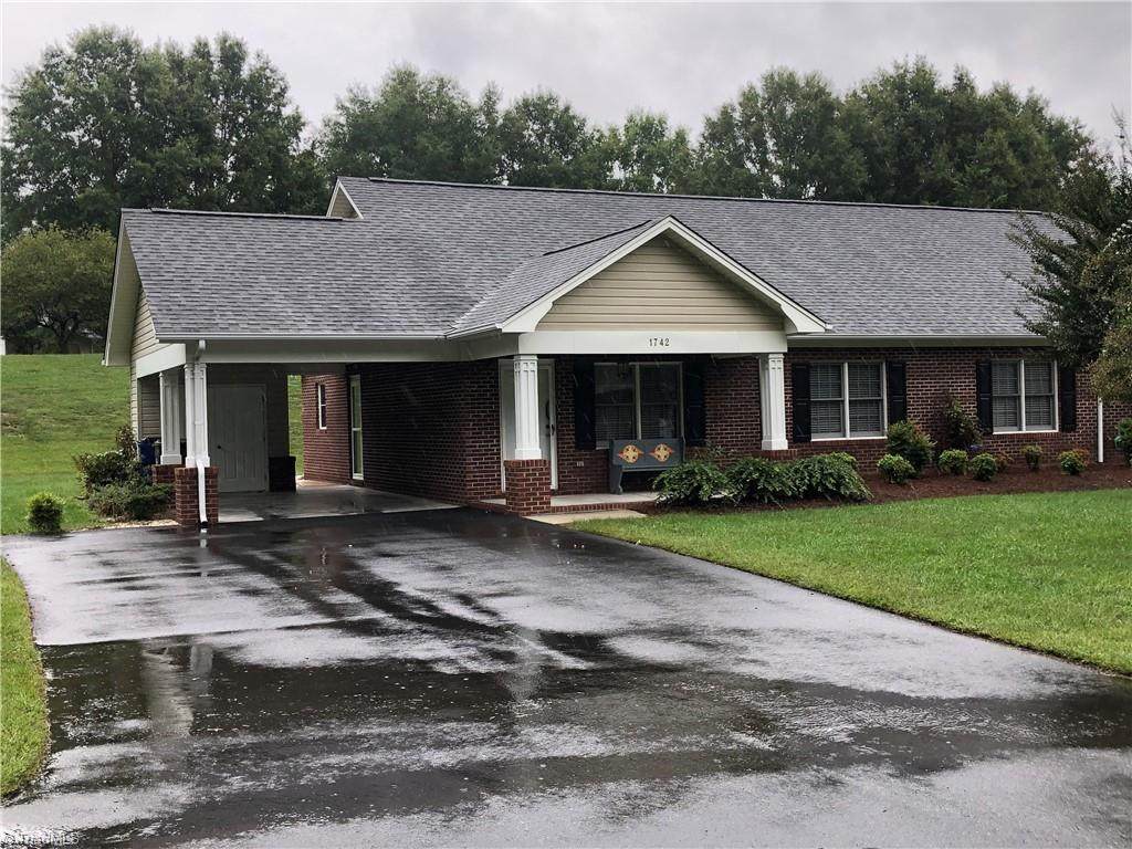 1742 Inglebrook Trail - Photo 1