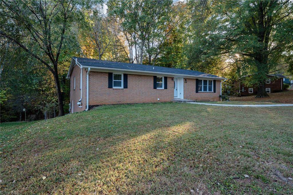 2860 Lansdowne Drive - Photo 1