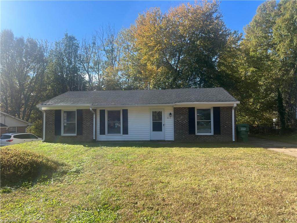 806 Ernest Court - Photo 1