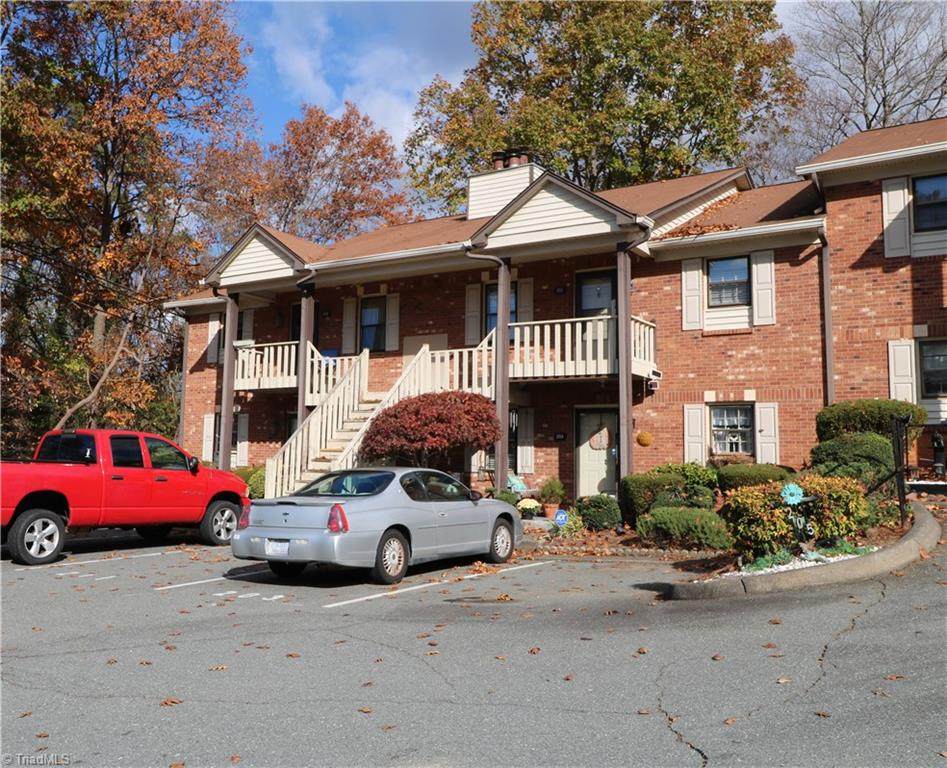 211 Olde Vineyard Court - Photo 1