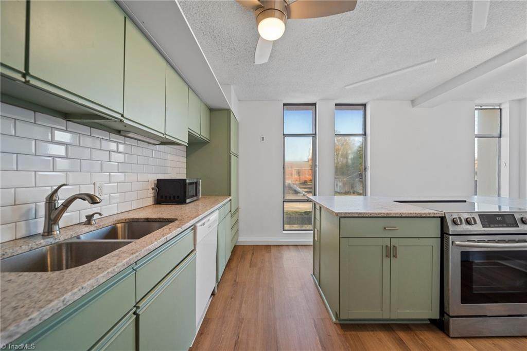 1101 Elm Street - Photo 1