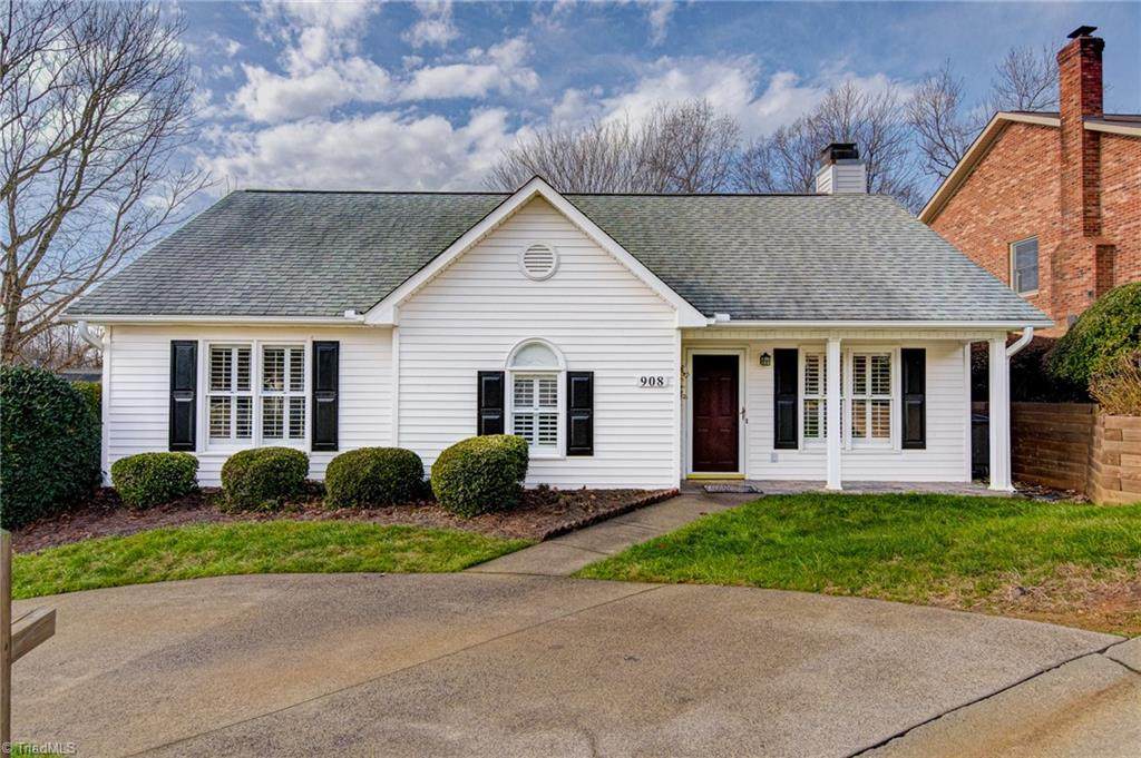 908 Heatherstone Drive - Photo 1