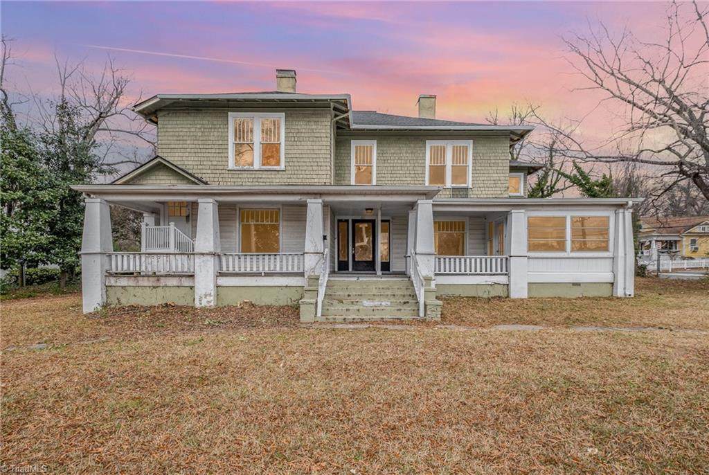 603 Davis Street - Photo 1