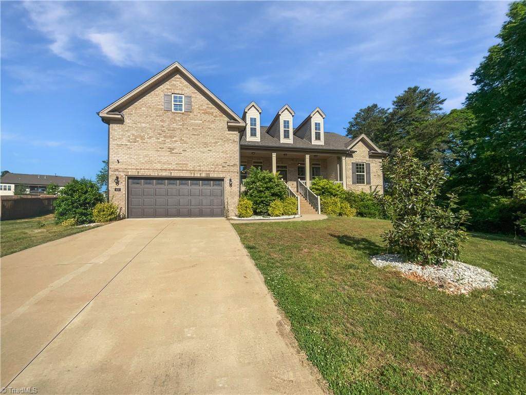 400 Lauryn Waverly Way - Photo 1