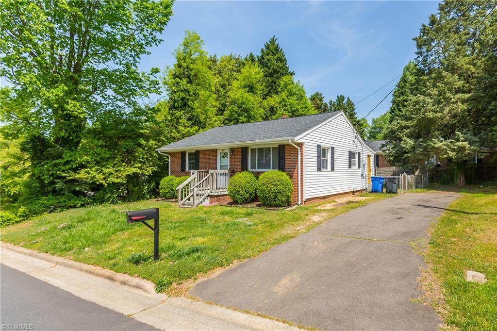 208 Oakhurst Street - Photo 1