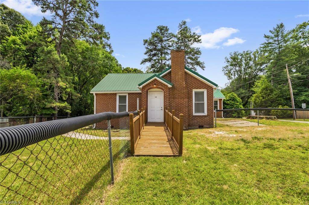 3325 Statesville Boulevard - Photo 1