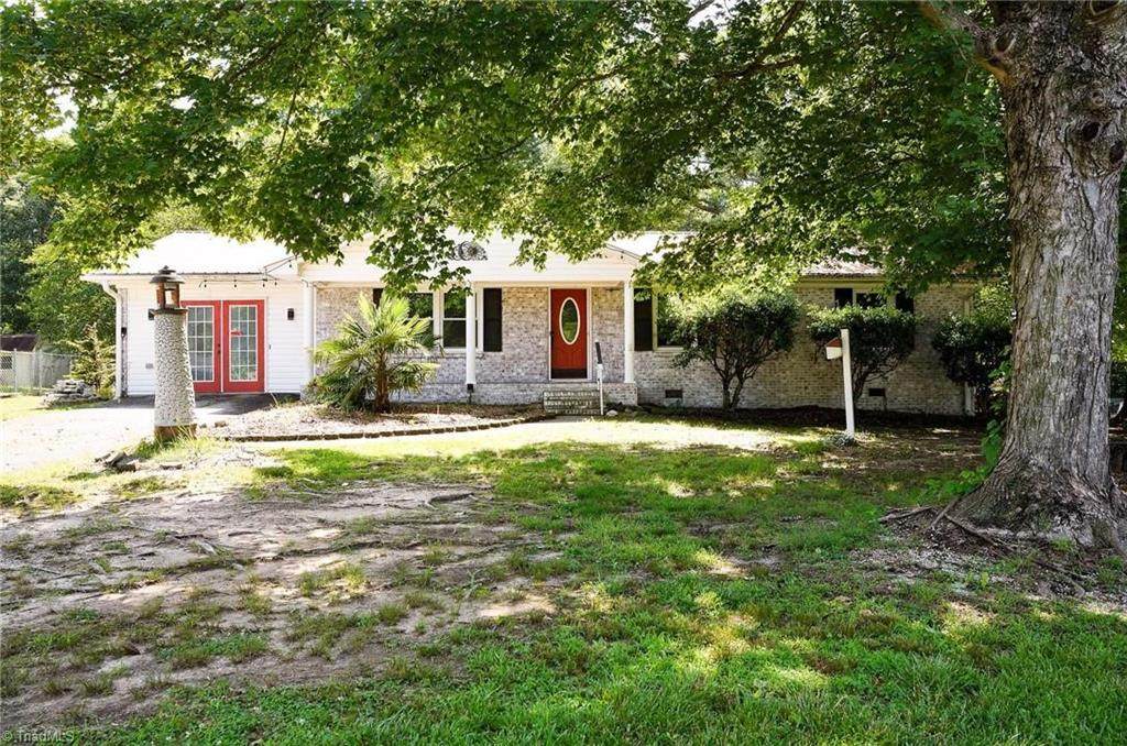 195 Richmond Drive - Photo 1