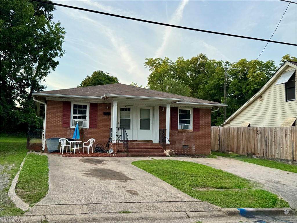 712 Snead Street - Photo 1