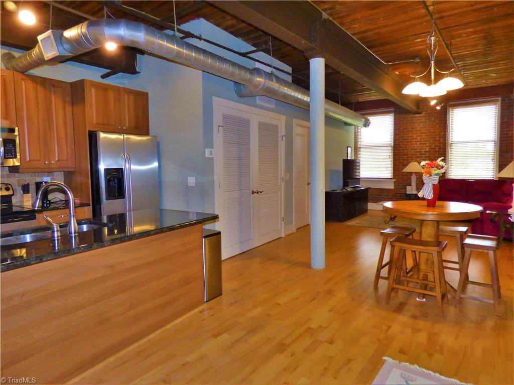 836 Oak Street - Photo 1