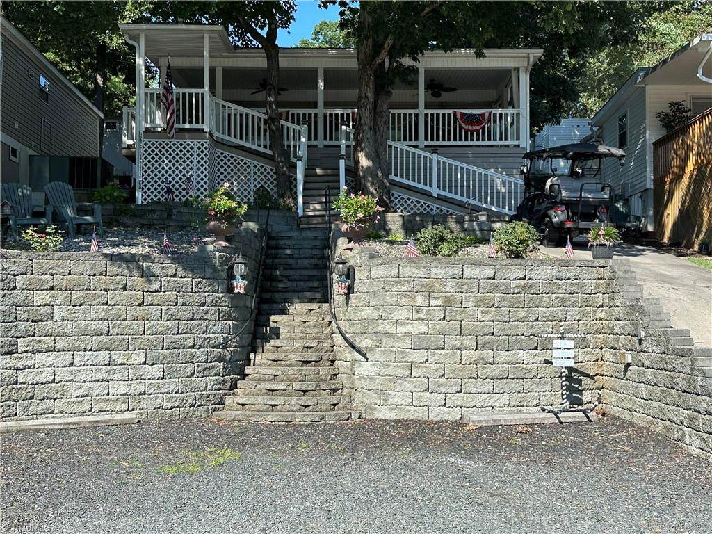 120 Clubhouse Drive Extension - Photo 1