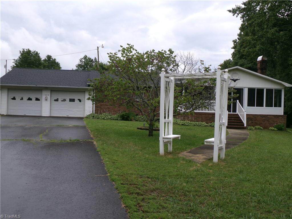 1040 Sherry Drive - Photo 1