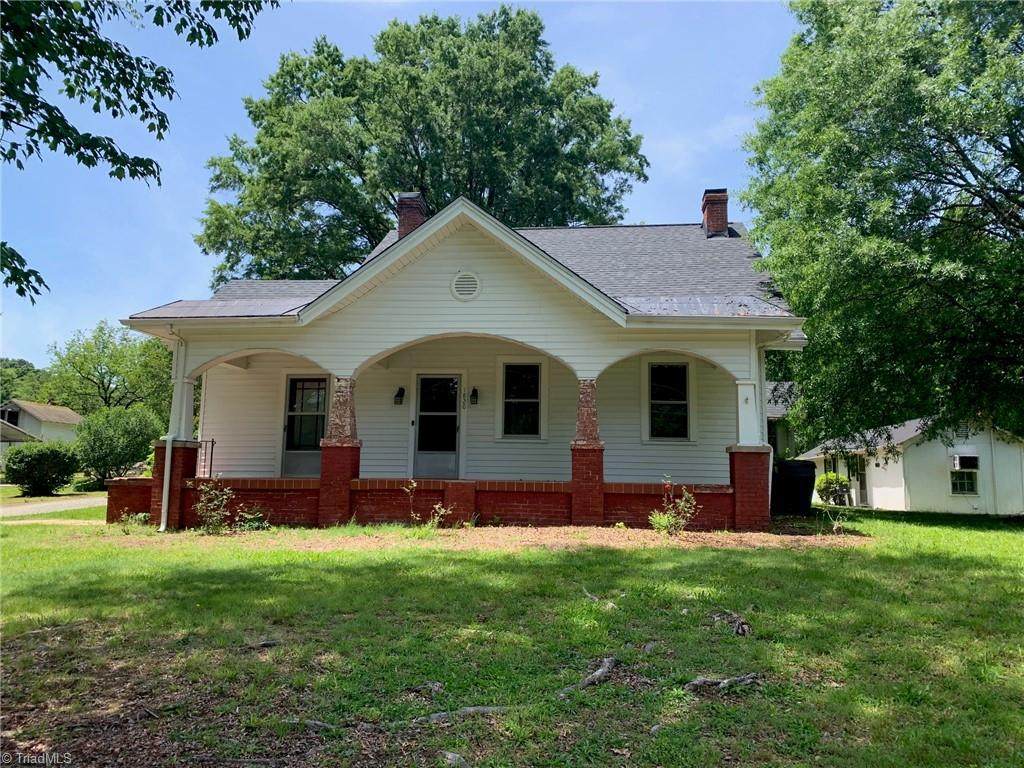 1820 South Park Drive - Photo 1