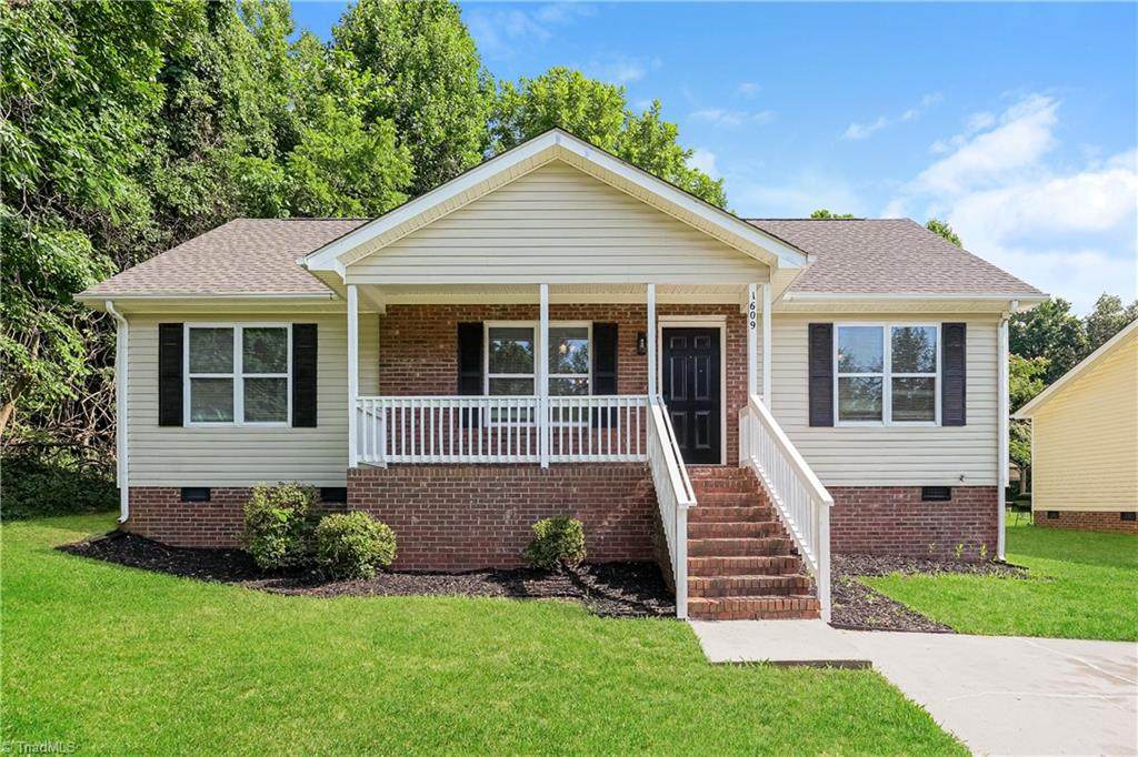 1609 Zelma Avenue - Photo 1
