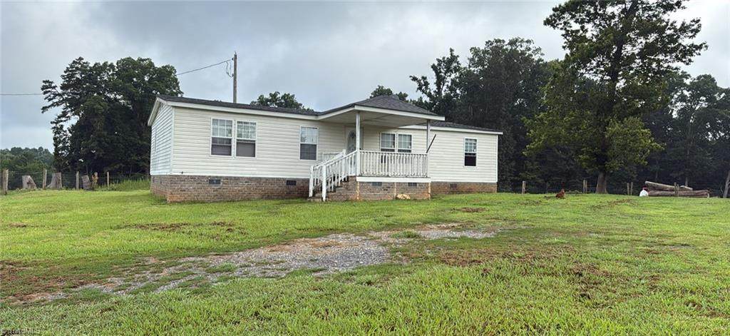 7479 Meadowbranch Road - Photo 1