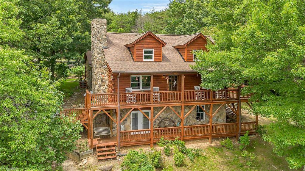 847 Overland Trail - Photo 1