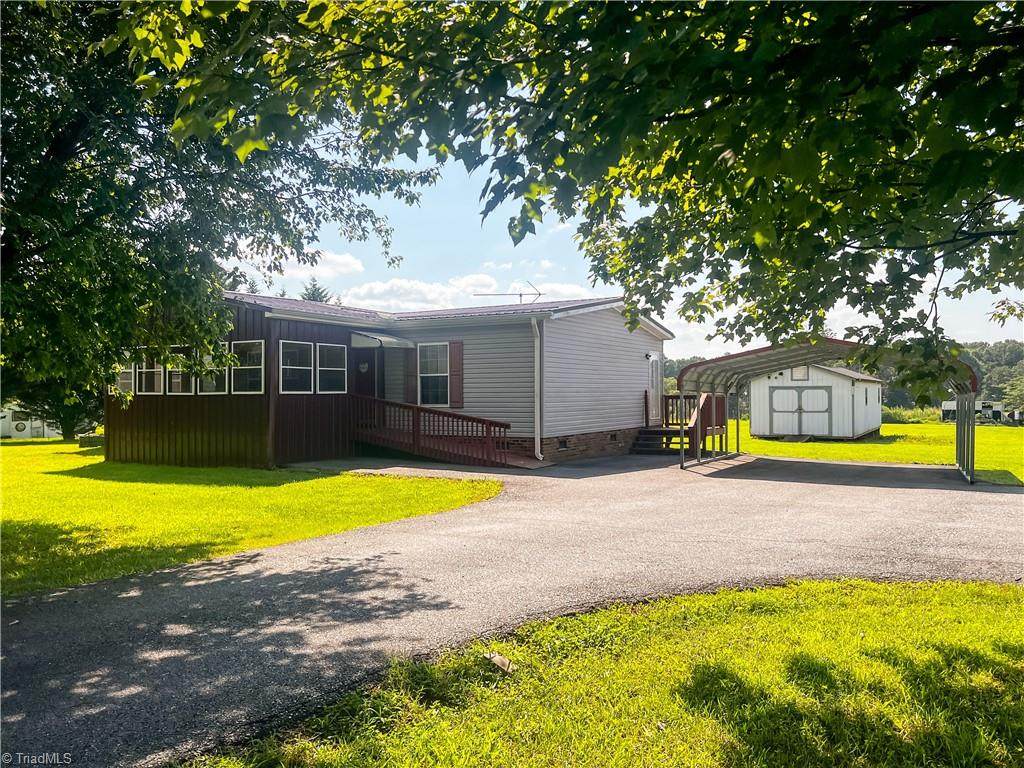142 Rock Lane Drive - Photo 1